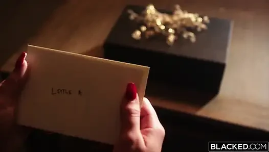 Zenci evli kadın büyük zenci istiyor ve kocası ona izin veriyor