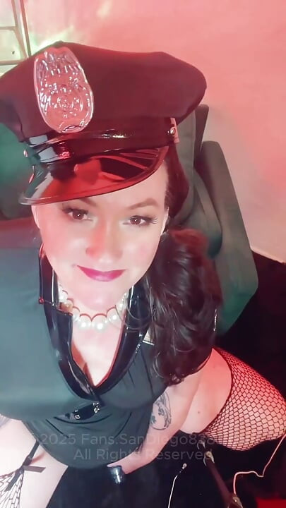 Ratu kejam: mencuri pacarmu. Ini adalah solo intim, bisik-bisik untuk penggemar sombong, selingkuh, wanita lain, femme dominan
