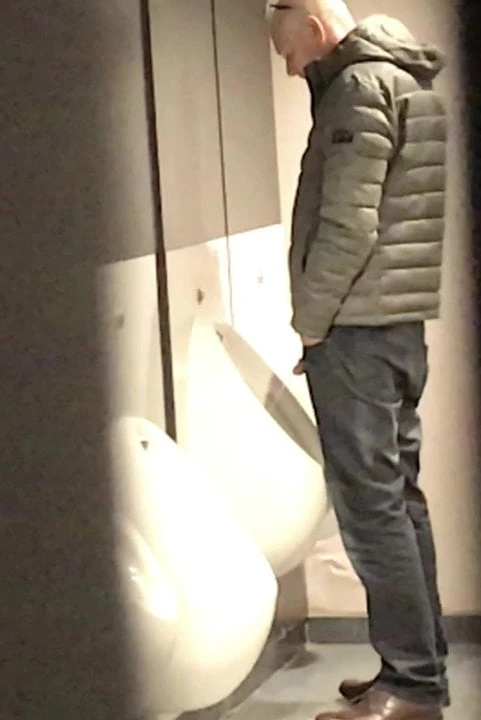 Spy piss
