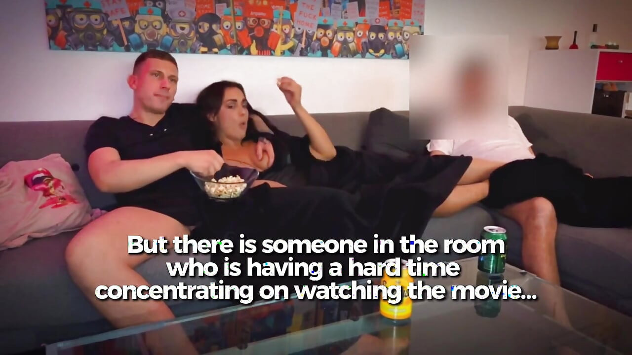 Usłyszała, że ma wielkiego kutasa ... więc pieprzyła go za plecami chłopaka