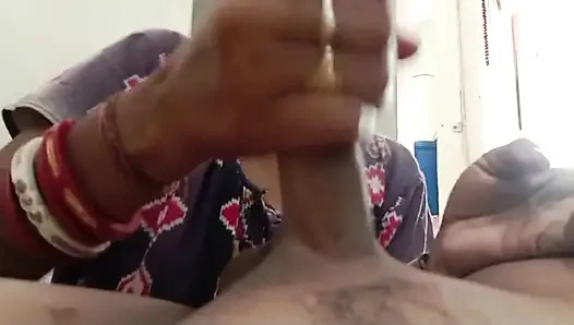 Hintli seksi çift ateşli sperm çıkana kadar göt yalıyor ve sakso çekiyor....