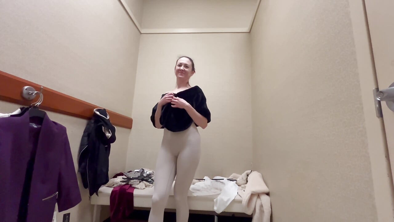 モールの試着、クライアントに新しいコレクションを見せる