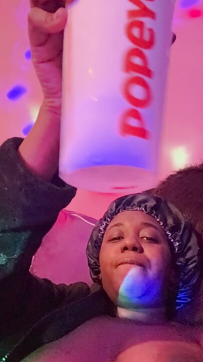 Поедание POPEYES Mukbang