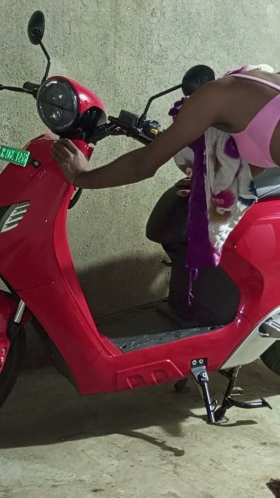 Shemale Dances On Electric Scooter In Her Own Home And Gets Her Ass Fucked By Her Boyfriend - Bhojpuri Dance - Hindi Voice | Clip 1