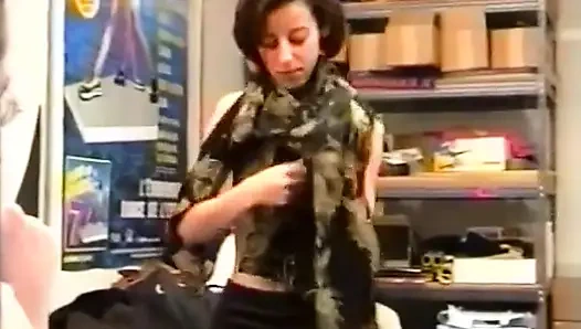 Caroline, si cantik peri kecil, bijaksana dan sangat bersemangat.