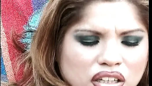 Büyük memeli genç kızın çılgın sikiş sonrası yüzüne boşalma