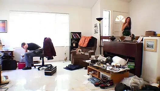 Tatlı Yeni Gelenler Ateşli Kanepede