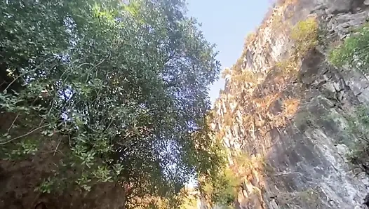 Perjalanan sungai berakhir dengan ngentot luar biasa