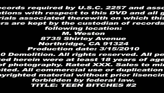 Ее симпатичные подростковые язычки лижут его толстый член