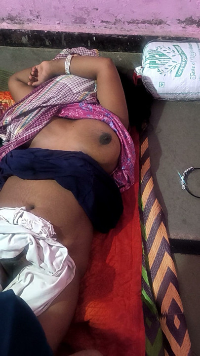 Viral sexy video of a Bangladeshi maternal uncle in law and niece in law | Clip 1