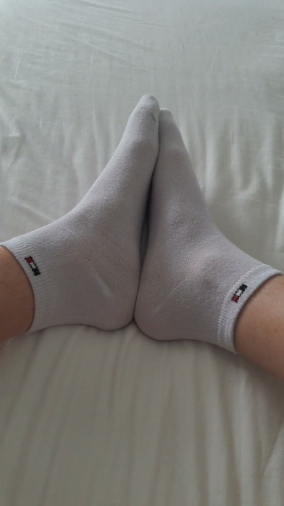 Put your meat stick between my feet