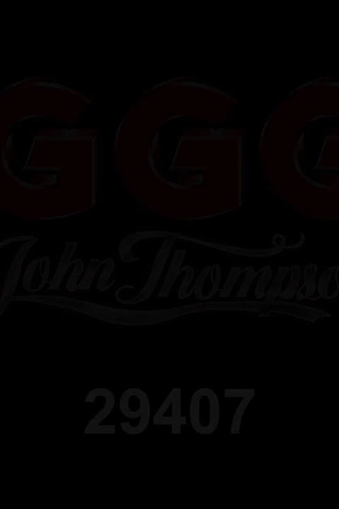 Ggg - Sexy brunetka s velkými prsy je naštvaná v bazénu od Ggg Hřebci