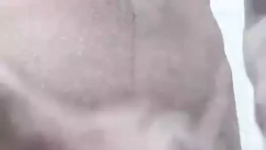 siyah horoz içinde duş