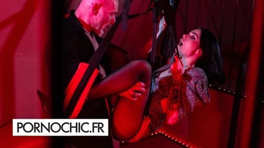 Ночь Shalina Devine с тремя джентльменами