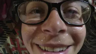 Sexcam dans la chambre avec du sperme sur mes lunettes 8d