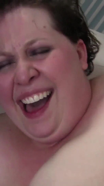 Memorable moment from "BBW laesst urlaubsflirt ran"