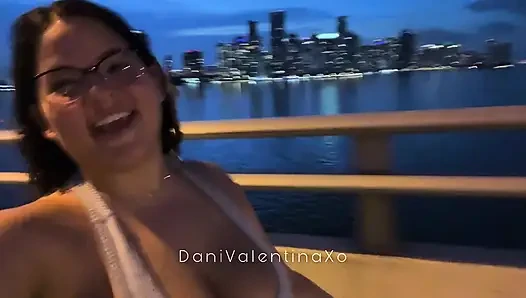 Jadynn stone lagi asik main public truth or dare