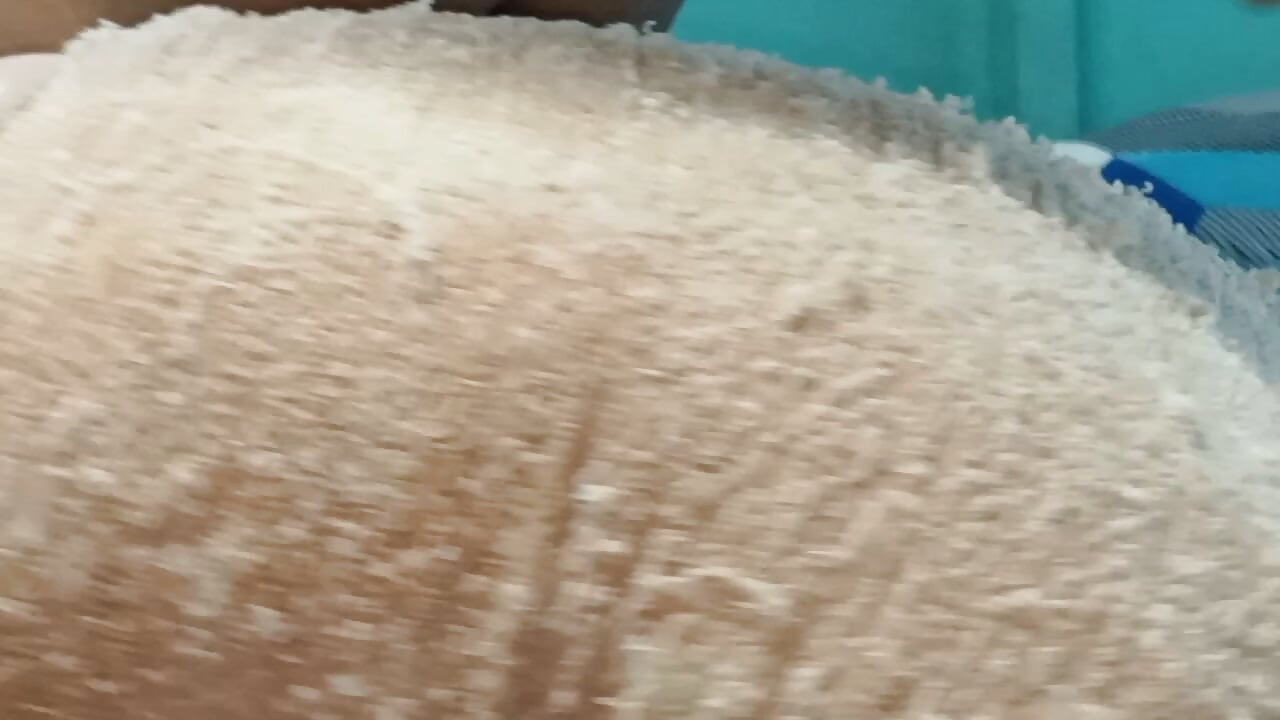 Pinay žena mi puši kurac nakon kupanja