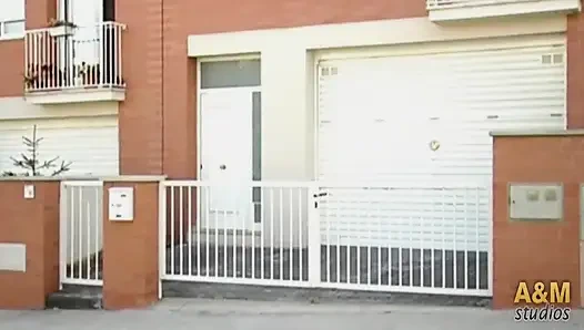 Wenn meine frau zu hause geht, rufe ich meinen blonden liebhaber an