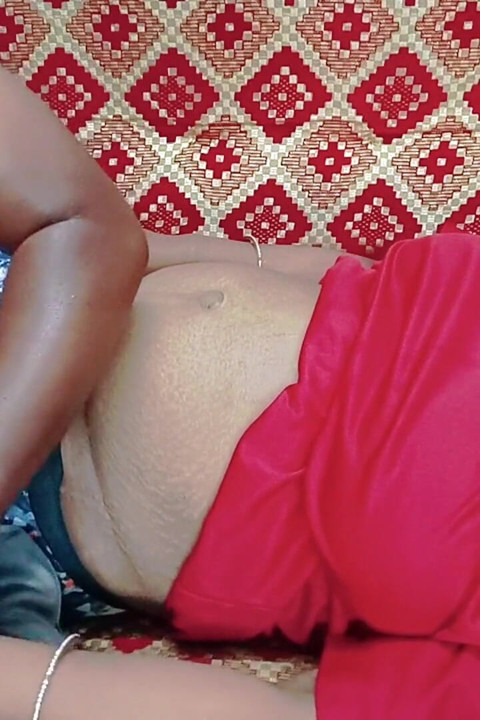 Touhy desi nevlastního syna se naplní k její macechě - tamilské erotické video se dirty talk