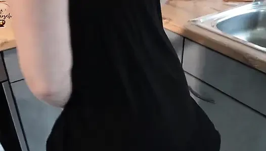 Utanmadan faydalanıyor! Kahveme boşaldı