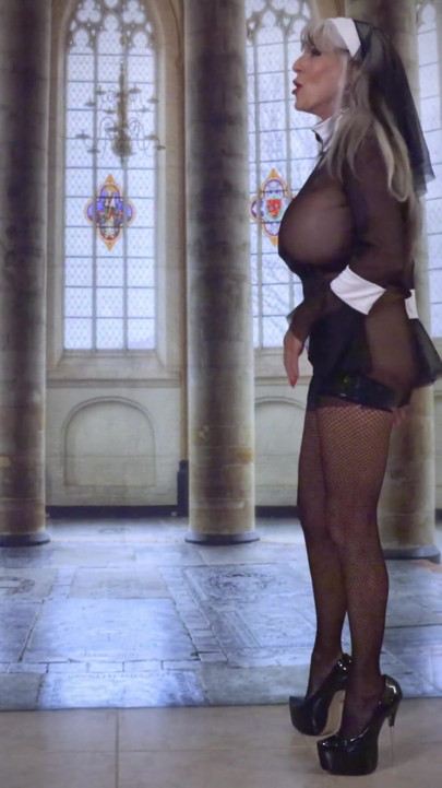 Une nonne coquine et son beau-neveu