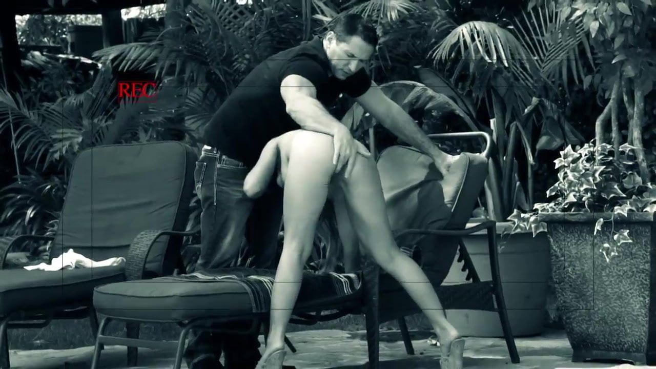 Stud shoots his load on blonde&#039;s face after hard fuck by the pool