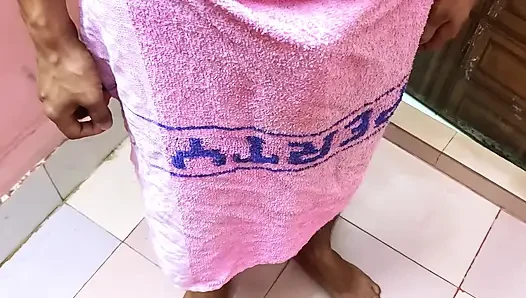 Adik tiriku tergila-gila gara-gara ngentot waktu dia ngeliat panis besarku