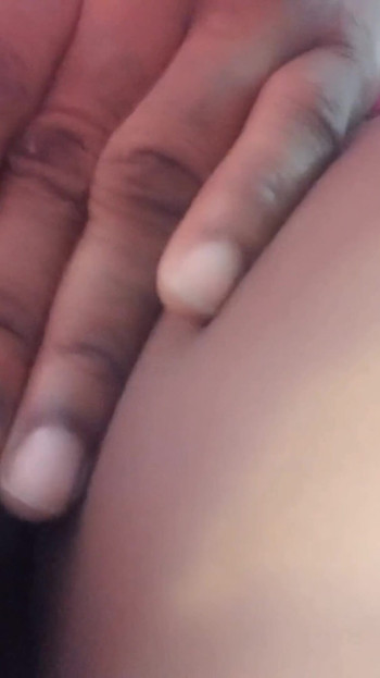 Σήκωσε τη φούστα μου Αίτημα ανεμιστήρα Αναβοσβήνει τριχωτό μουνί μου