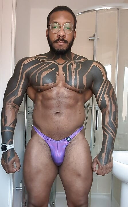 التمايل للمدرب. وضع أماديوس