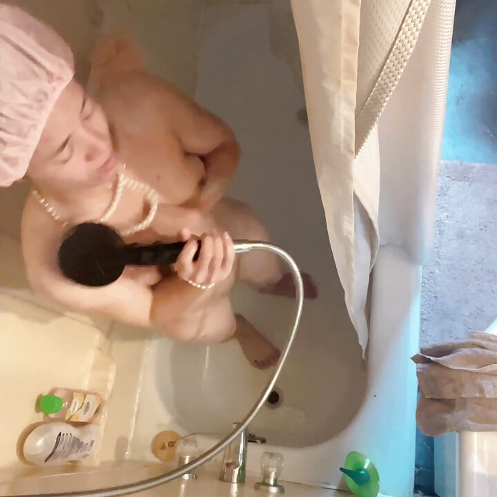 Vremea fierbinte Hana are nevoie să-și răcească corpul