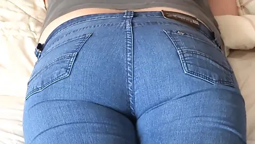 58 yaşındaki latin üvey anne ilk kez üvey oğlunun önünde mastürbasyon yapıyor