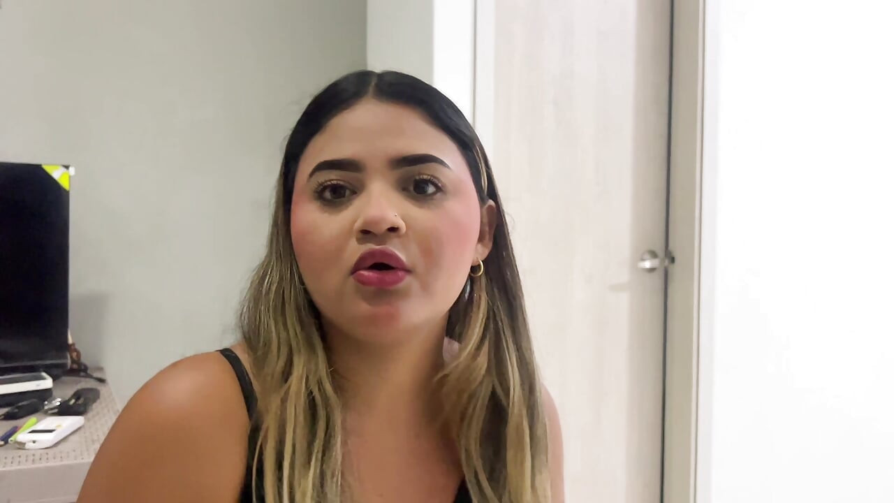Enraged stepsister fucks her stepbrother to get revenge on her boyfriend and sends him photos