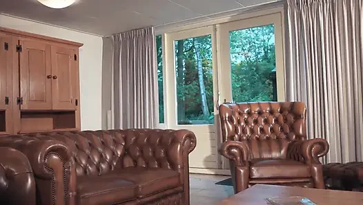 İç Çamaşırlı Orta Yaşlı Seksi Kadın Sert Biniyor Ve Onu Bağlıyor