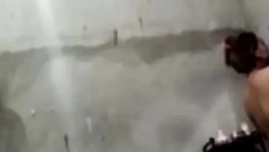 Teyze Anna onu uyutmaya çalışıyor