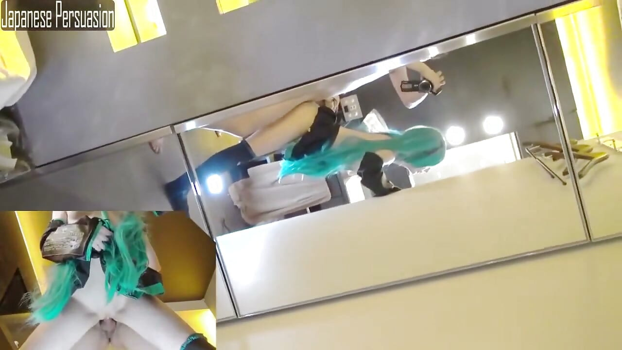 Miku Cosplayer Returns Remastered - Classic Miku Costume Sex Part 2 - 2