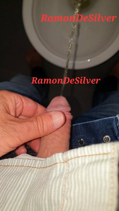 Master Ramon takes a piss in his sexy tight jeans, hot