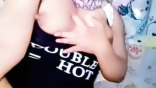 Tante tiriku pengen bersenang-senang