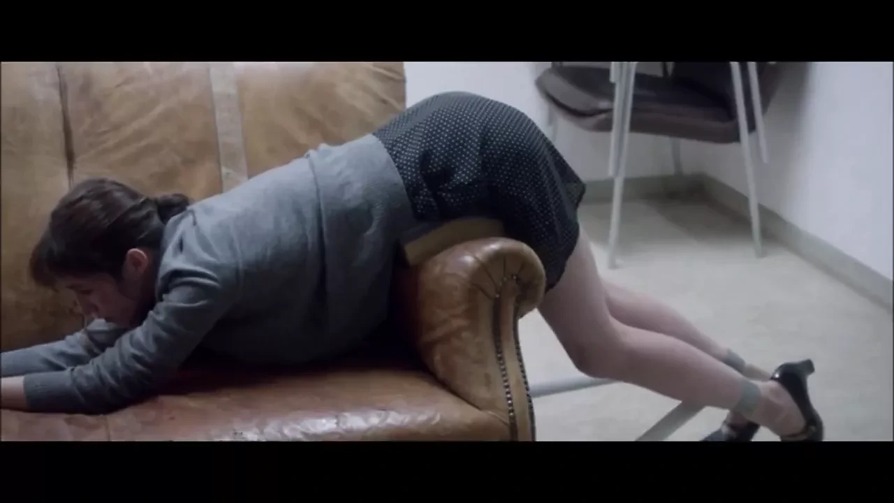 Sekushilover - 名人打屁股的场景