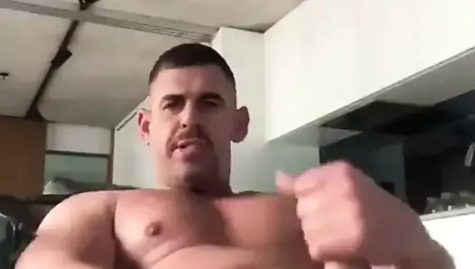 beefy keiran XXL jerkoff and cum