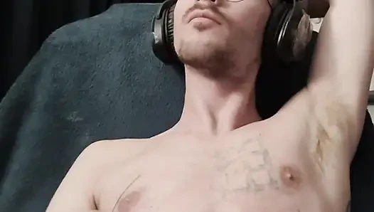 Jacking off my dick until I cum