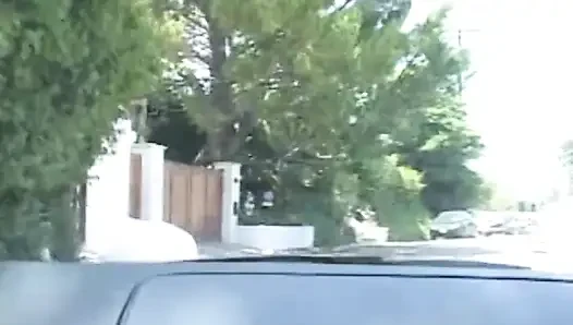 Courtney Simpson küçük göğüsleriyle yerde sikişiyor