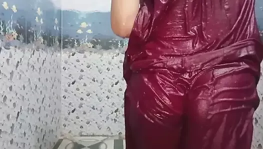Indian Aunty Bath In Petticoat - Indian Young Bhabhi Bathing In Petticoat Bath Porn Videos | xHamster