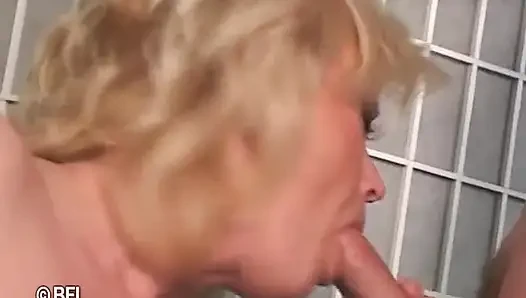 TANTE SEKSI,