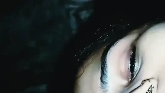 Latika muncrat di kontol besar memek