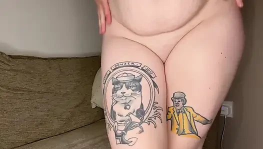Körper-und tattoo-tour mit zeigt ihnen meine pisse