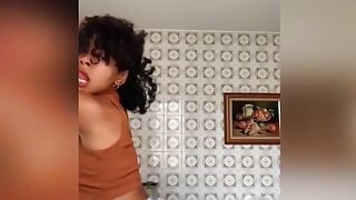 Famoso Tiktok caseiro da adolescente vazou