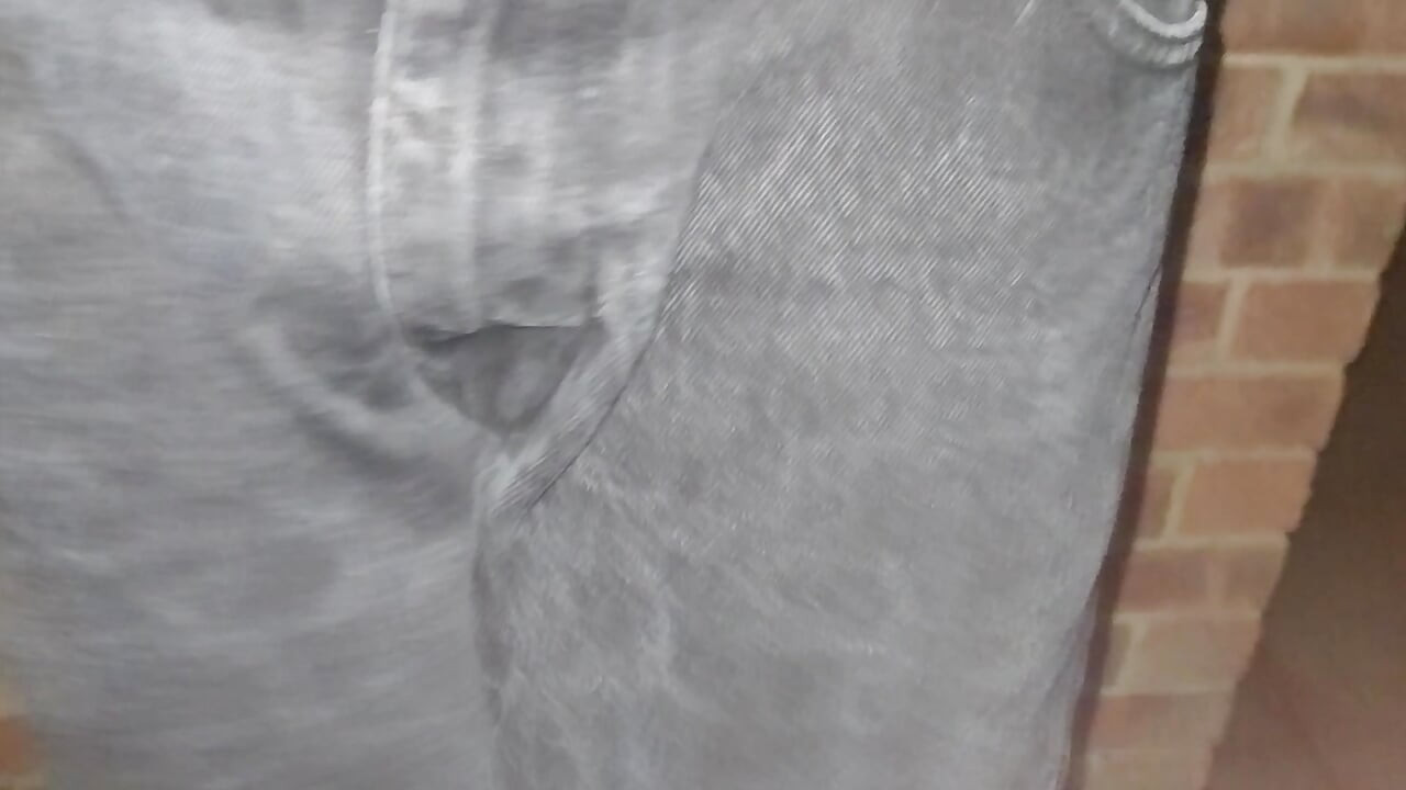 Natte spijkerbroek Ik kan mijn plas niet houden met mijn lul aanraken