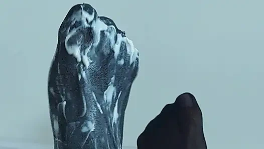 ЧЕРНЫЕ КОЛГОТКИ С БОЛЬШИМ КОЛИЧЕСТВОМ КОСМЕТИКИ