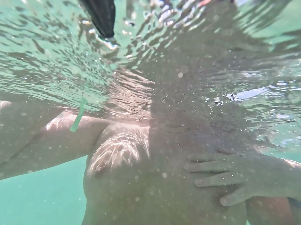 Girl Swimming Naked Underwater No Panties